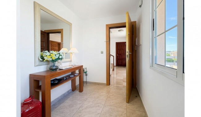 Resale - Apartment - Santa Pola