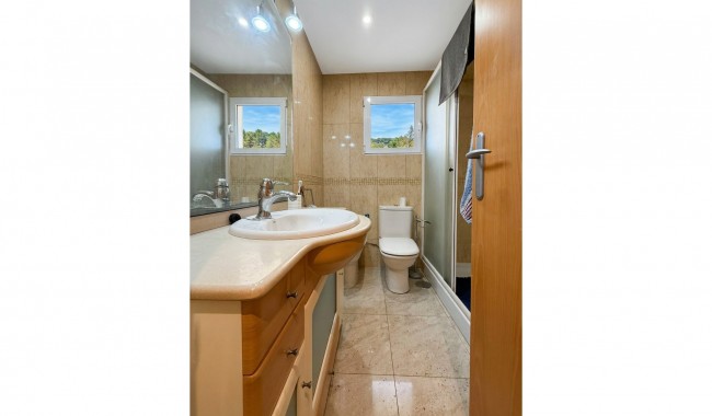 Resale - Apartment - Santa Pola