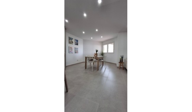 Sprzedaż - Apartament - Torrevieja - Playa Acequion