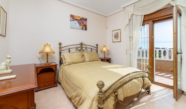Resale - Villa - Torrevieja - Los Altos