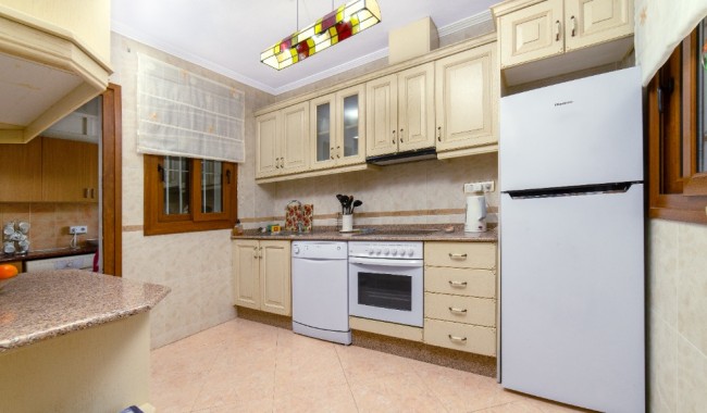Resale - Villa - Torrevieja - Los Altos