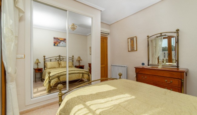 Resale - Villa - Torrevieja - Los Altos