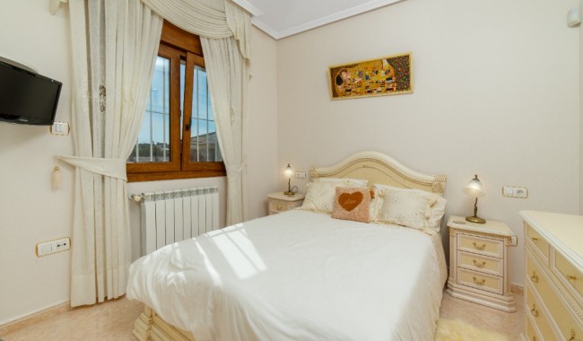 Resale - Villa - Torrevieja - Los Altos