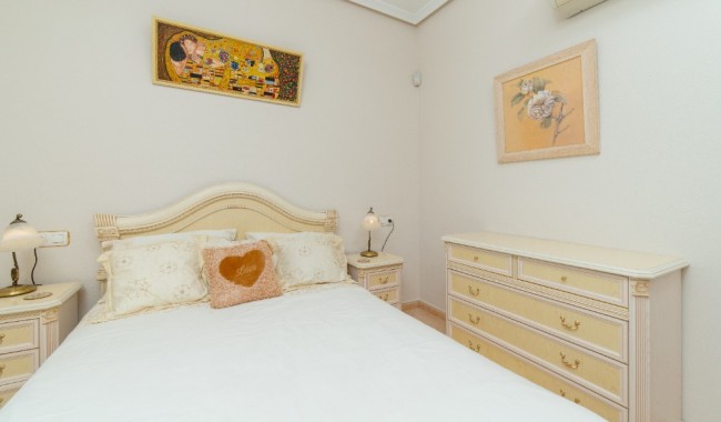 Resale - Villa - Torrevieja - Los Altos