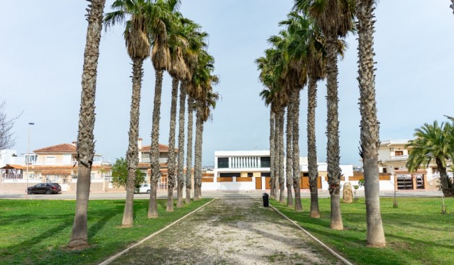 Resale - Villa - Torrevieja - Los Altos
