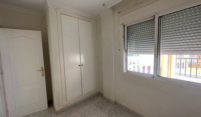 Resale - Apartment - Algorfa