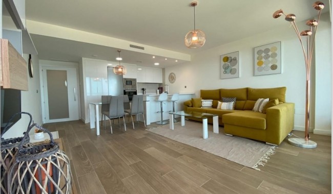 Resale - Apartment - La Manga del Mar Menor - La Manga