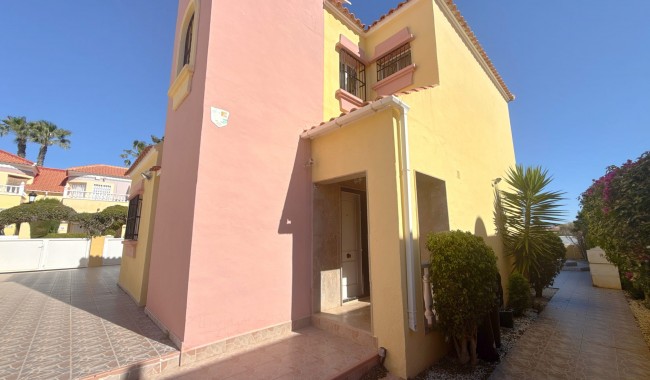 Begagnad - Villa - Cabo Roig