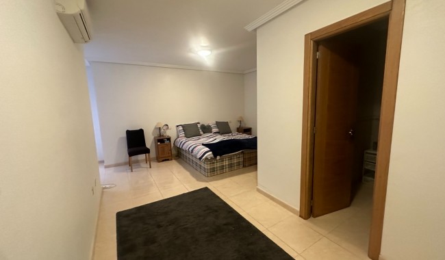 Resale - Apartment - Jacarilla