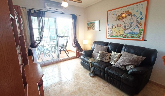 Resale - Apartment - Villamartín