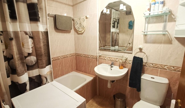 Resale - Apartment - Villamartín