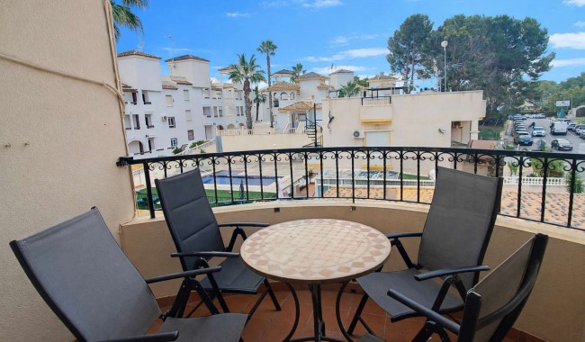 Resale - Apartment - Villamartín
