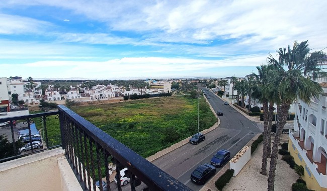 Resale - Apartment - Villamartín