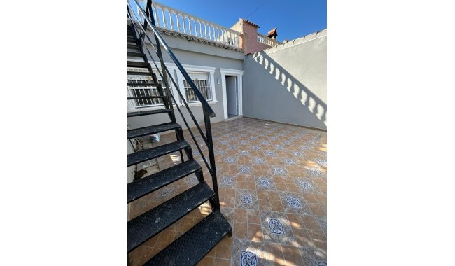 Sprzedaż - Kamienica - Torrevieja - Torretas II