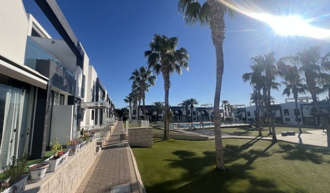 Resale - Apartment - Orihuela Costa - La Zenia