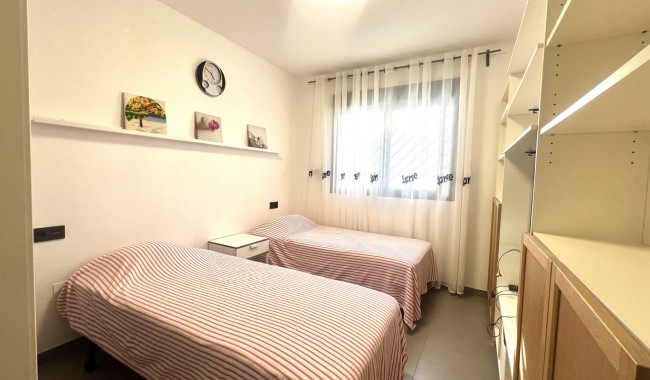 Resale - Apartment - Orihuela Costa - La Zenia