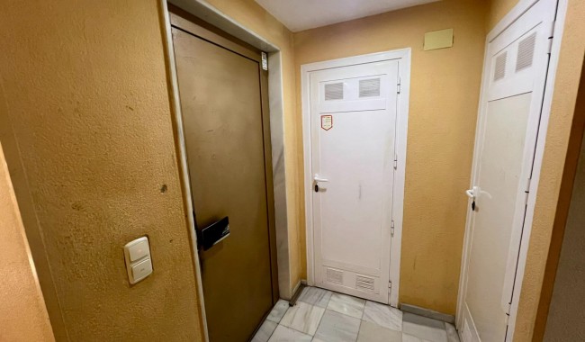 Resale - Business premises - Orihuela - Zona Centro