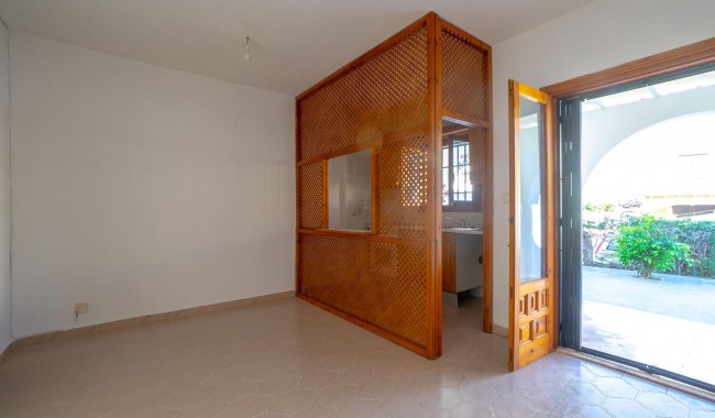 Resale - Apartment - Torrevieja - El Chaparral