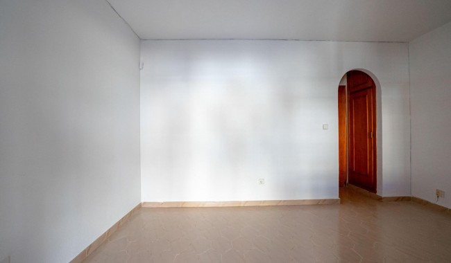 Resale - Apartment - Torrevieja - El Chaparral