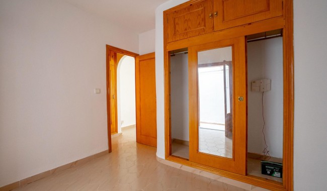 Resale - Apartment - Torrevieja - El Chaparral