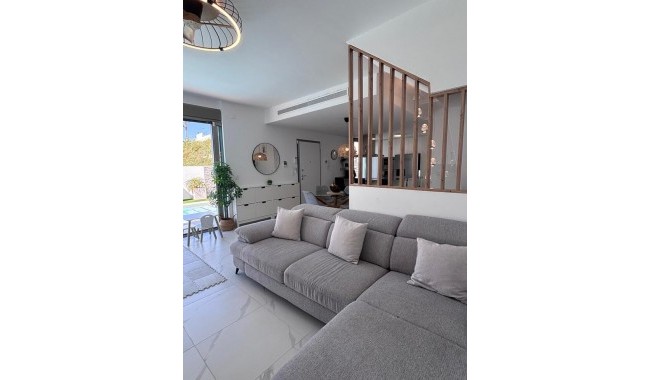 Sprzedaż - Willa - Villamartín - Pau 8