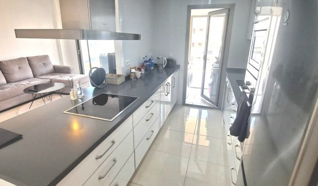 Resale - Apartment - Los Dolses - Villamartín