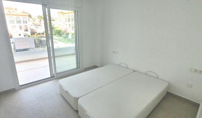 Resale - Apartment - Playa Flamenca - Costa Blanca