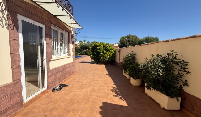 Resale - Villa - Torrevieja - Costa Blanca Sur