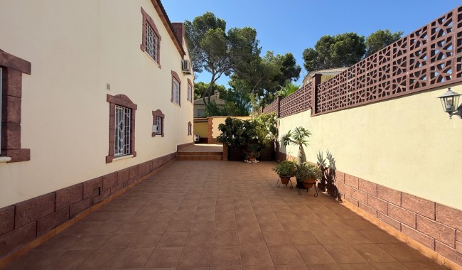 Resale - Villa - Torrevieja - Costa Blanca Sur