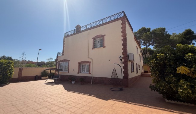 Resale - Villa - Torrevieja - Costa Blanca Sur