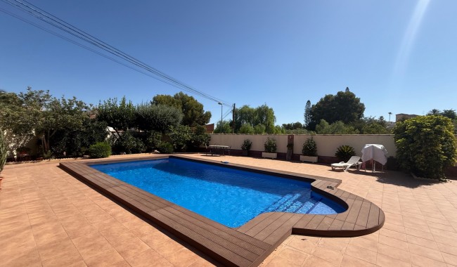 Resale - Villa - Torrevieja - Costa Blanca Sur