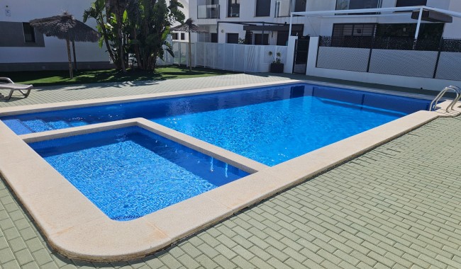 Sprzedaż - Apartament - Pilar de La Horadada