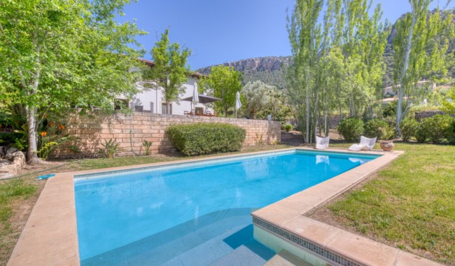 Resale - Villa - Esporlas - Mallorca