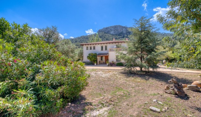 Resale - Villa - Esporlas - Mallorca