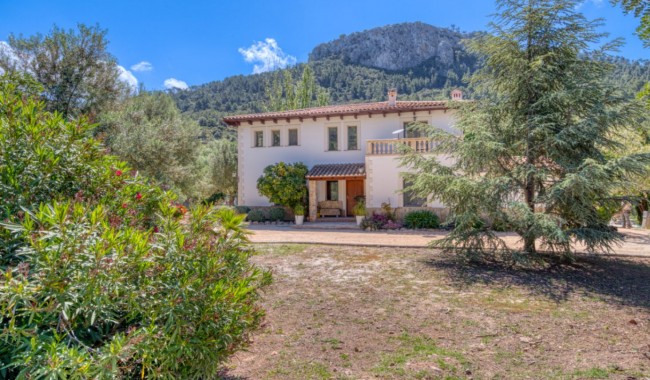 Resale - Villa - Esporlas - Mallorca