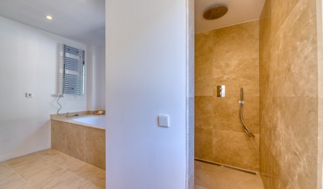 Resale - Villa - Esporlas - Mallorca