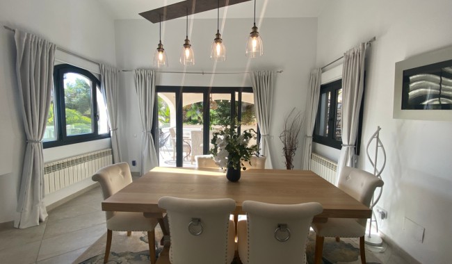 Resale - Villa - Calviá - Mallorca