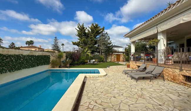 Begagnad - Villa - Orihuela Costa - Dehesa de Campoamor