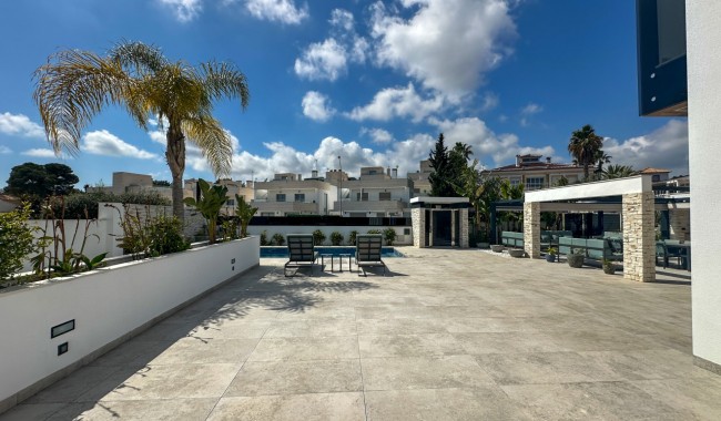 Segunda mano - Villa - Orihuela Costa - Villamartín