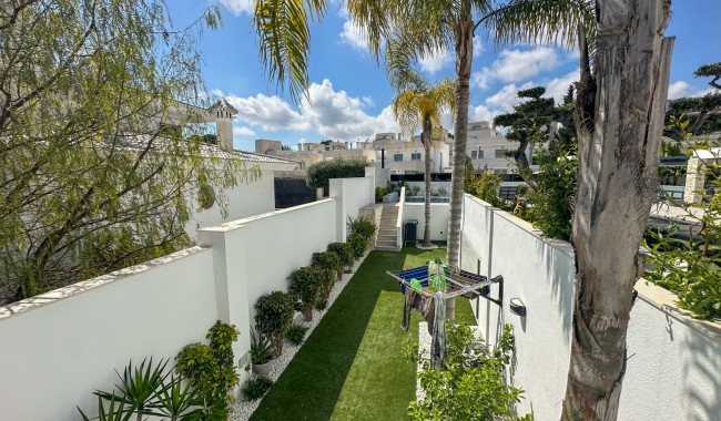 Segunda mano - Villa - Orihuela Costa - Villamartín