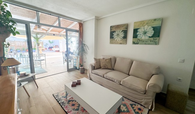 Sprzedaż - Apartament - Torrevieja - Centro