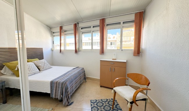 Resale - Apartment - Torrevieja - Centro