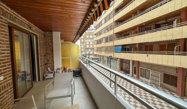 Resale - Apartment - Torrevieja - El Acequión - Los Náufragos