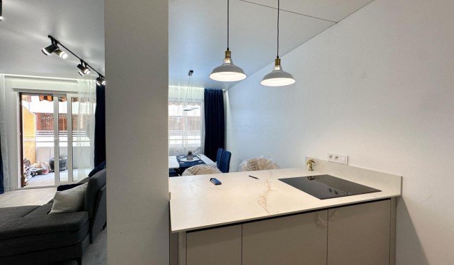 Resale - Apartment - Torrevieja - El Acequión - Los Náufragos