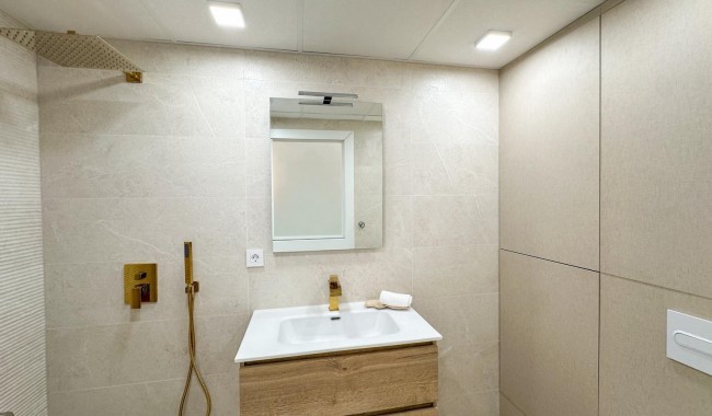 Resale - Apartment - Torrevieja - El Acequión - Los Náufragos
