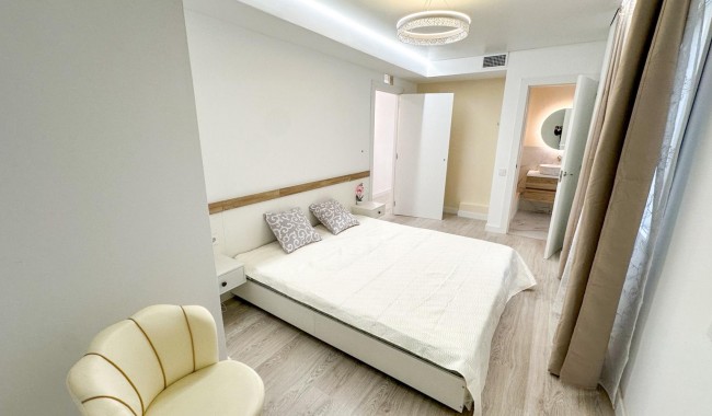 Resale - Apartment - Torrevieja - El Acequión - Los Náufragos