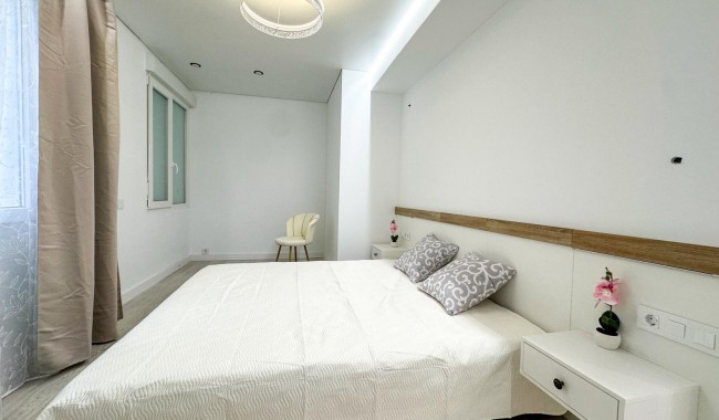 Resale - Apartment - Torrevieja - El Acequión - Los Náufragos