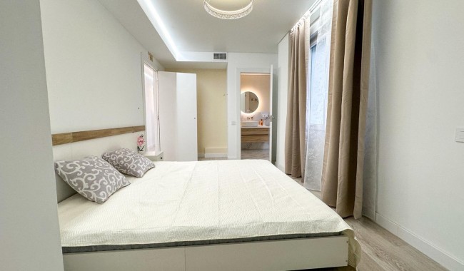 Resale - Apartment - Torrevieja - El Acequión - Los Náufragos