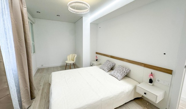 Resale - Apartment - Torrevieja - El Acequión - Los Náufragos