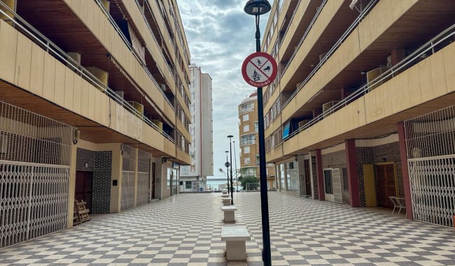 Resale - Apartment - Torrevieja - El Acequión - Los Náufragos